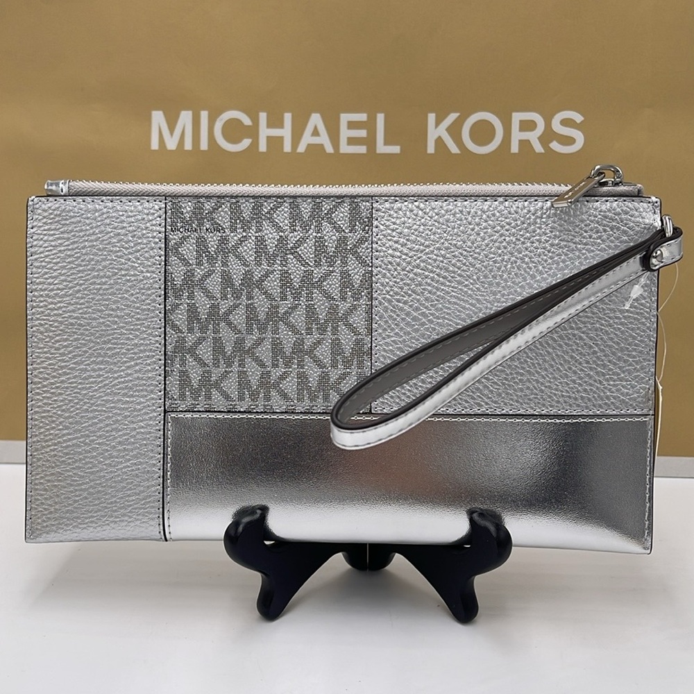 Michael Kors Jet Set Travel Lg TZ Studded Metallic Patchwork and Signature Logo - Picture 12 of 16